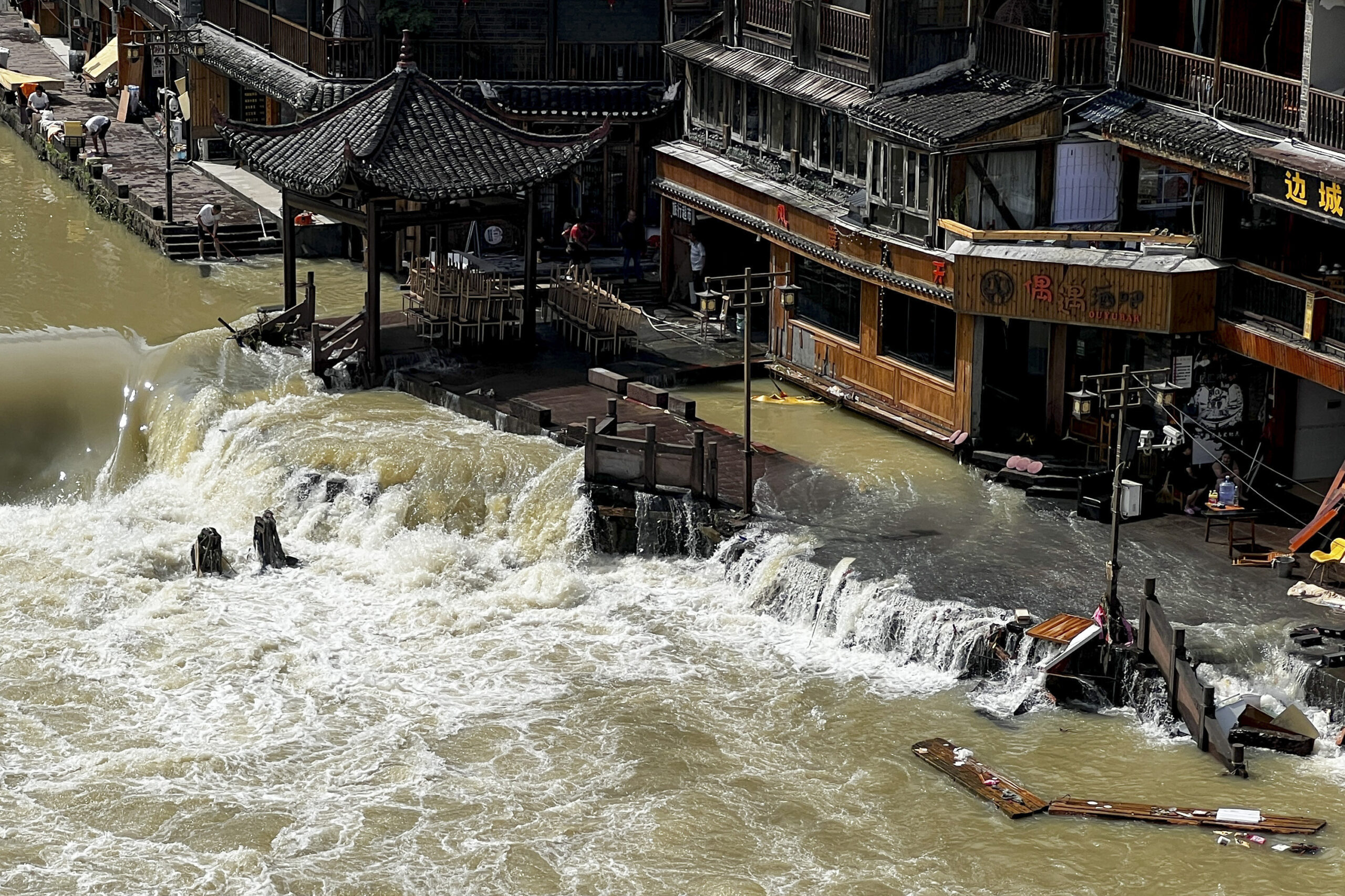 Historic Levels of Rainfall Cause Floods in Central China, Killing at ...