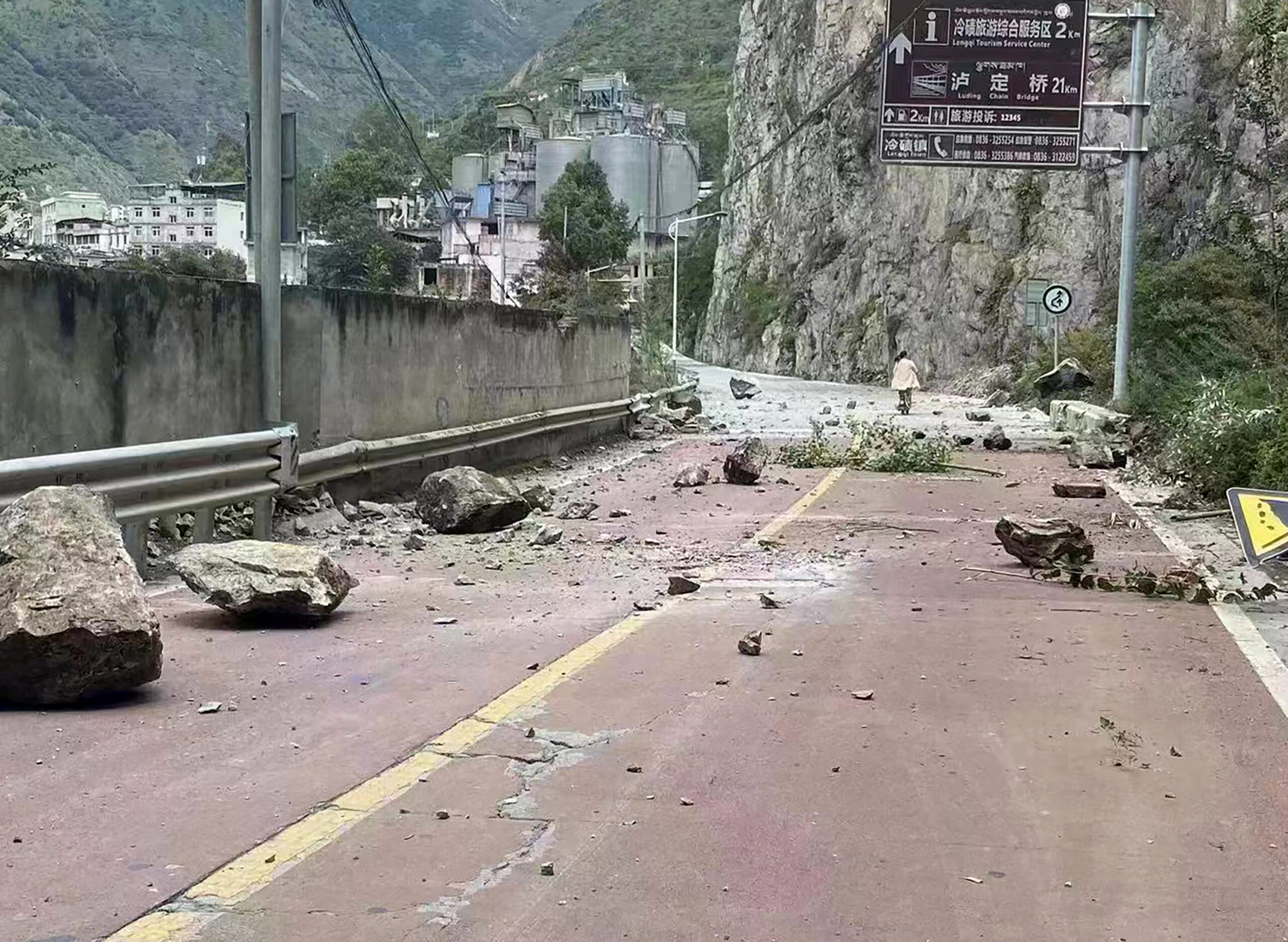 biggest earthquake in china freeways