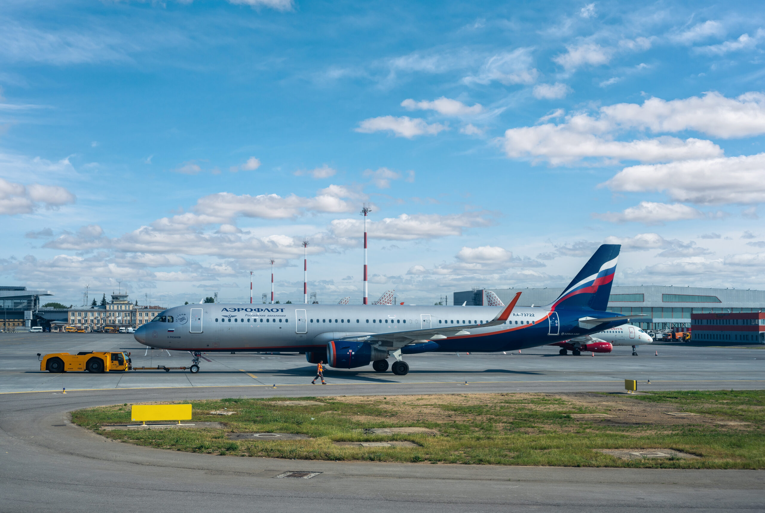 Самолет москва аргентина. Парк Победы Москва самолеты. Самолет Москва Римини. Шереметьево аэропорт 2022.