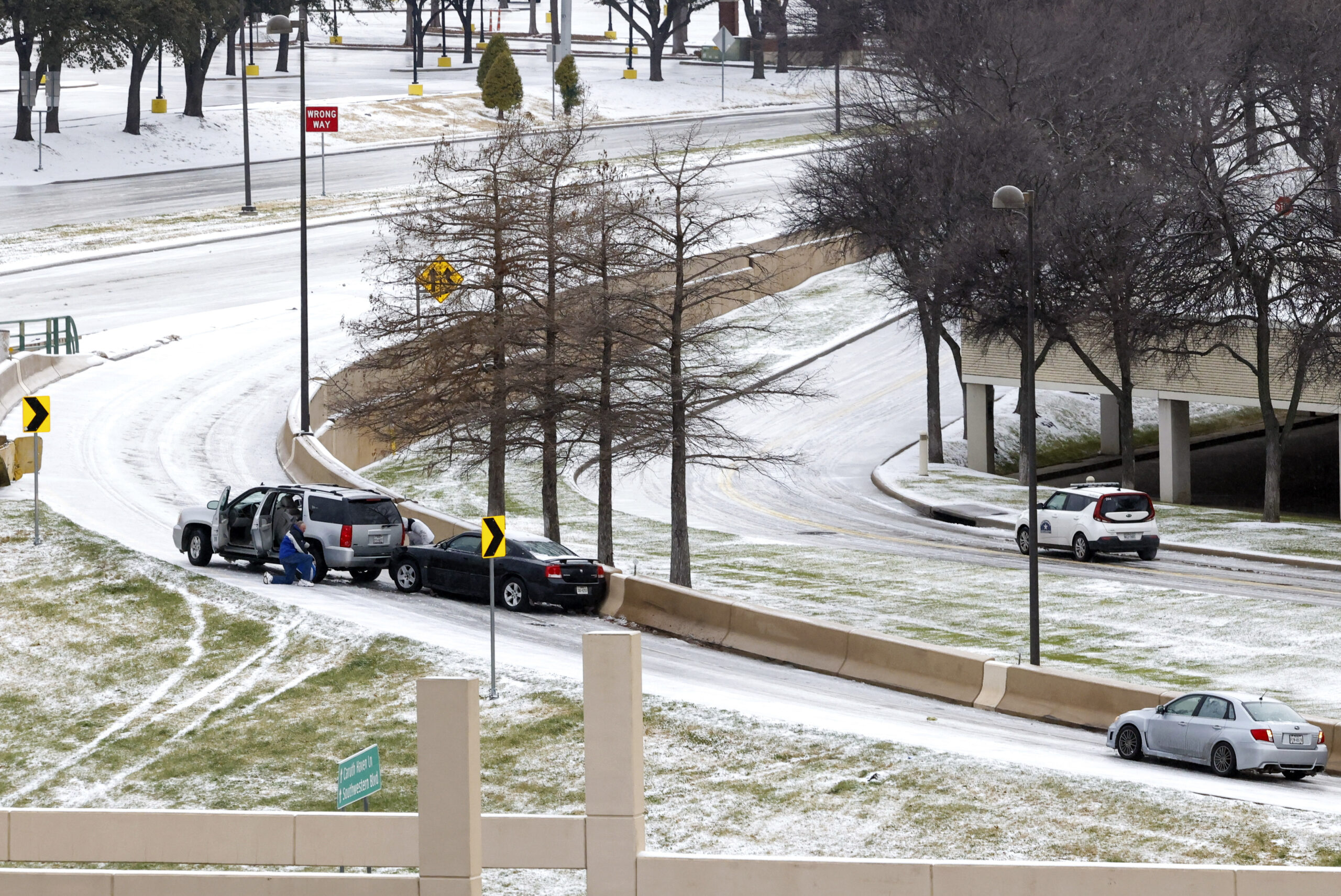 Texas Winter Storm Cancels Flights, Keeps Thousands Without Power