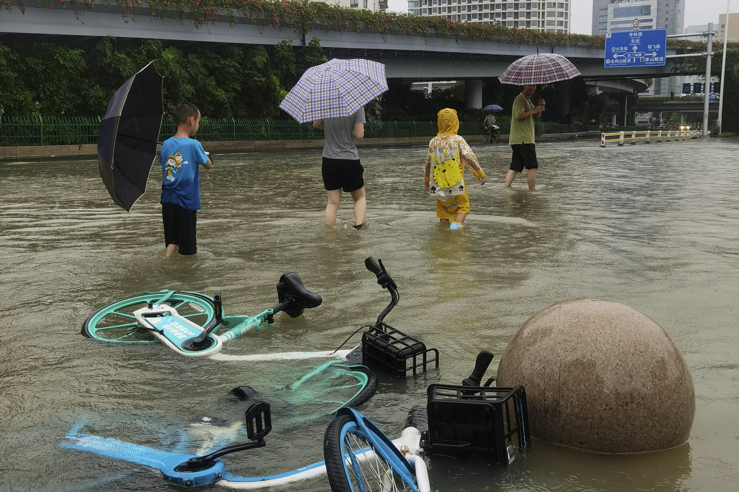 Rain Pelts Beijing, Northern China, Causing Floods and Claiming at